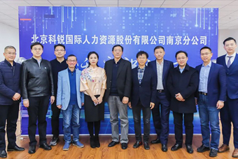 ���ػ���������������Ӣ�����������������׽�����ƪ�� �� ���Ρ�(�й���)�����ٷ���վ-YY SPORTS�Ͼ��ֹ�˾ϲǨ��ַ��